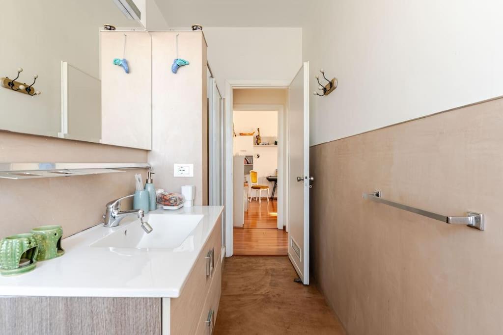 Amiro Casa Sea View Torre Apartment Genoa Exterior photo